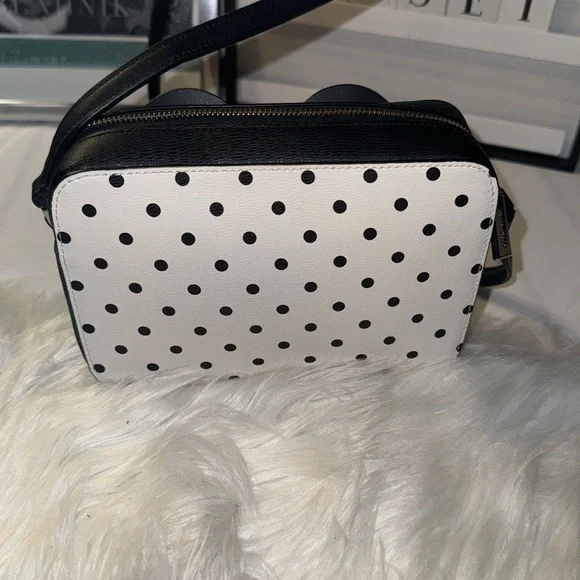 Kate Spade Disney x Minnie Mouse Camera Bag Crossbody Purse Bow Polka Dots EUC - Picture 3 of 12